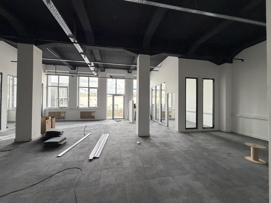 Eckraum mit doppelten Fensterachsen